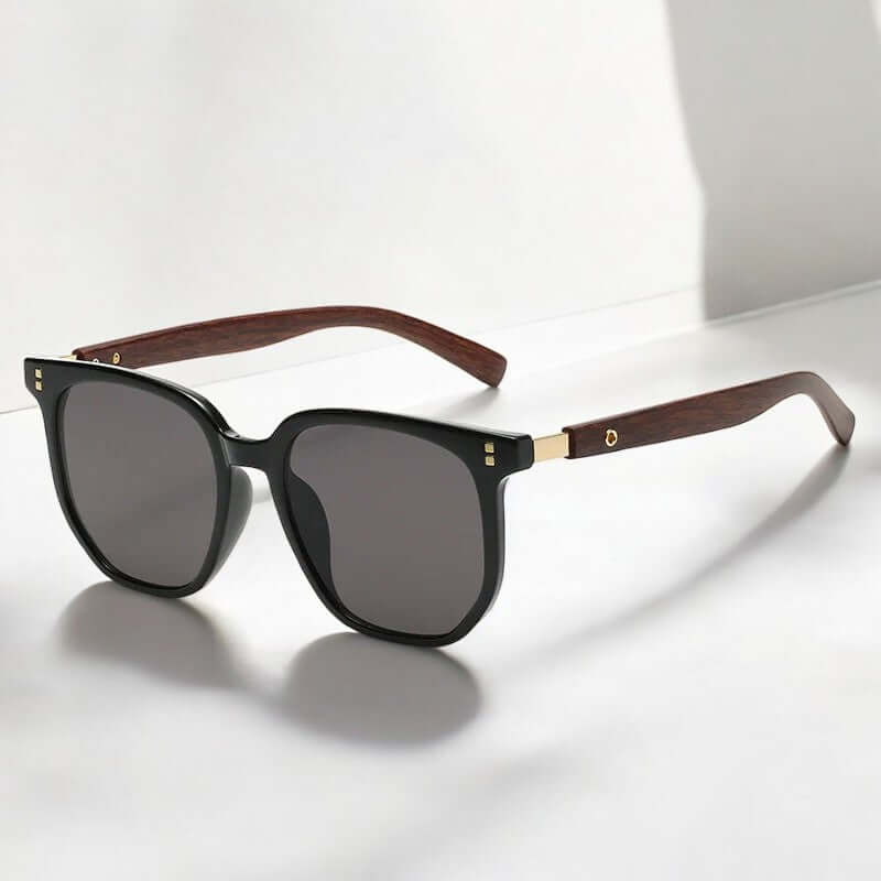 Lumen Retro Shades - UV protection sunglasses for men with polarized lenses, ideal for modern style and outdoor activities.