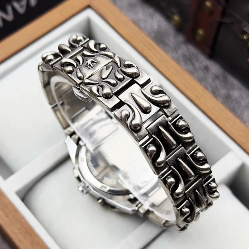 Thorne Molten Lava Uhr
