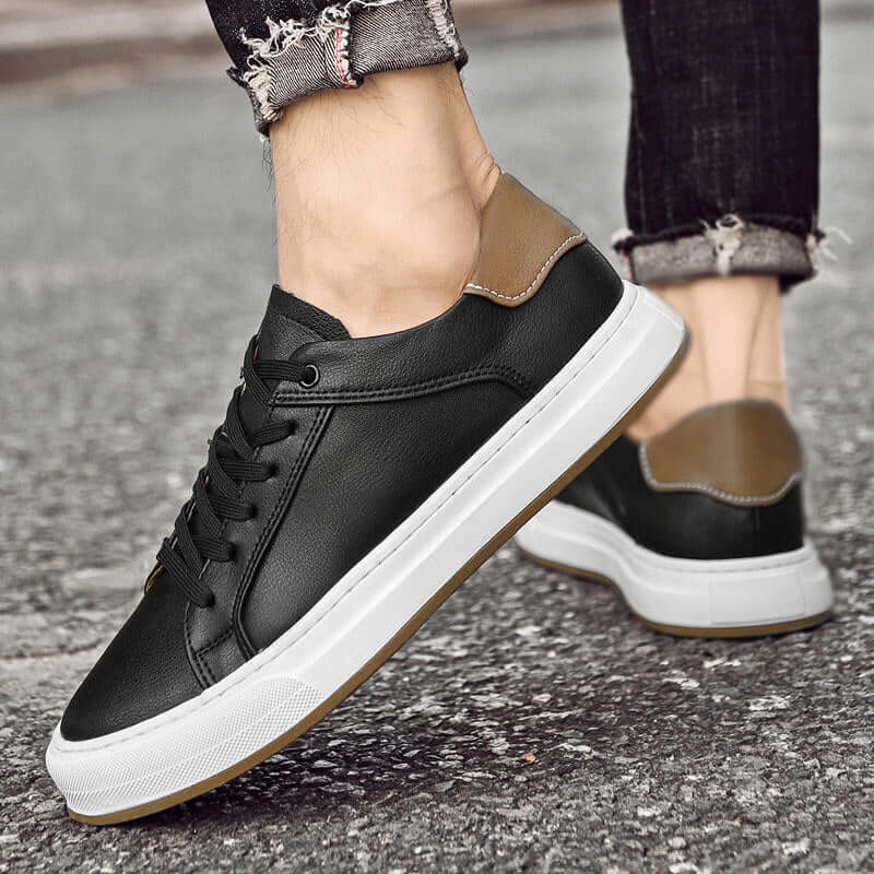 Bergamo Leather Sneakers: Casual men's sneakers, perfect for comfortable everyday wear, travel, and pairing with modern casual outfits.