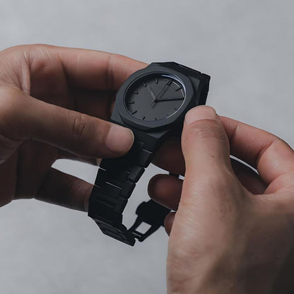 Auron Schwarze Minimalistische Uhr