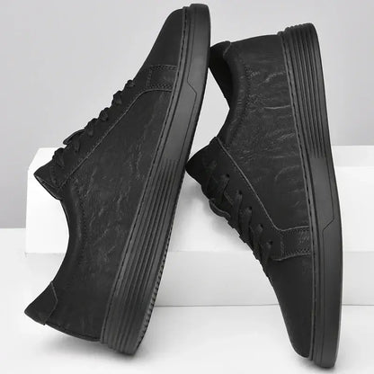 Callide™ Leather Sneaker - Men's casual sneakers in genuine leather, perfect for comfortable everyday wear and versatile modern style.