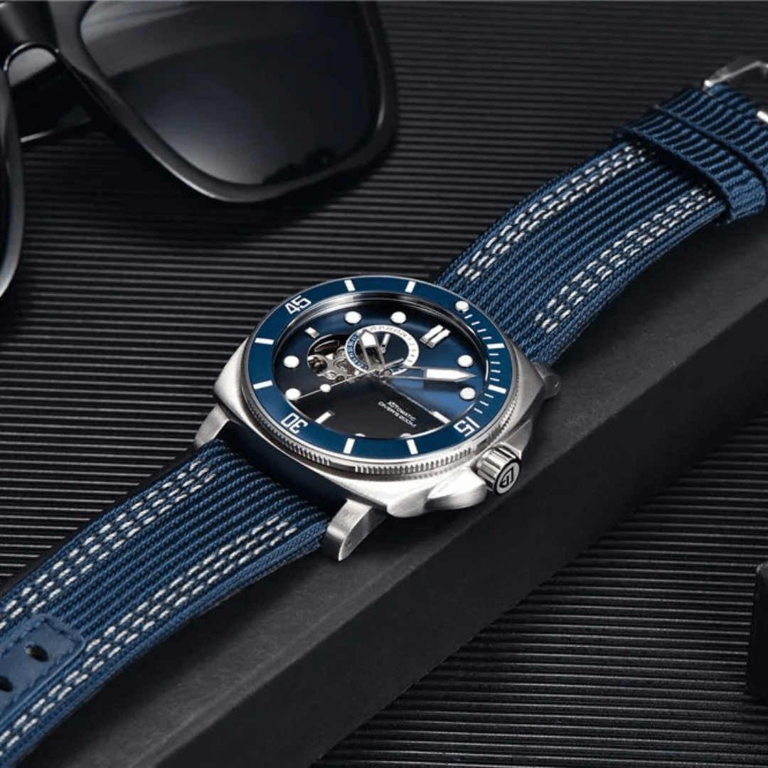 Valenor Automatic – Diver Signature watch in blue with luxury design, featuring precise craftsmanship for professional divers.